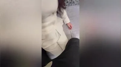 去女同事家做客 没想到他这么骚
